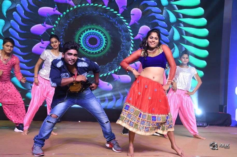 Mahanubhavudu-Movie-Pre-Release-Function